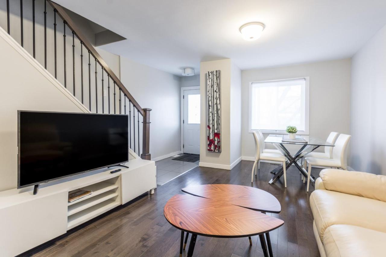 Spacious 3 Bdrm Home Near Downtown Ottawa Esterno foto